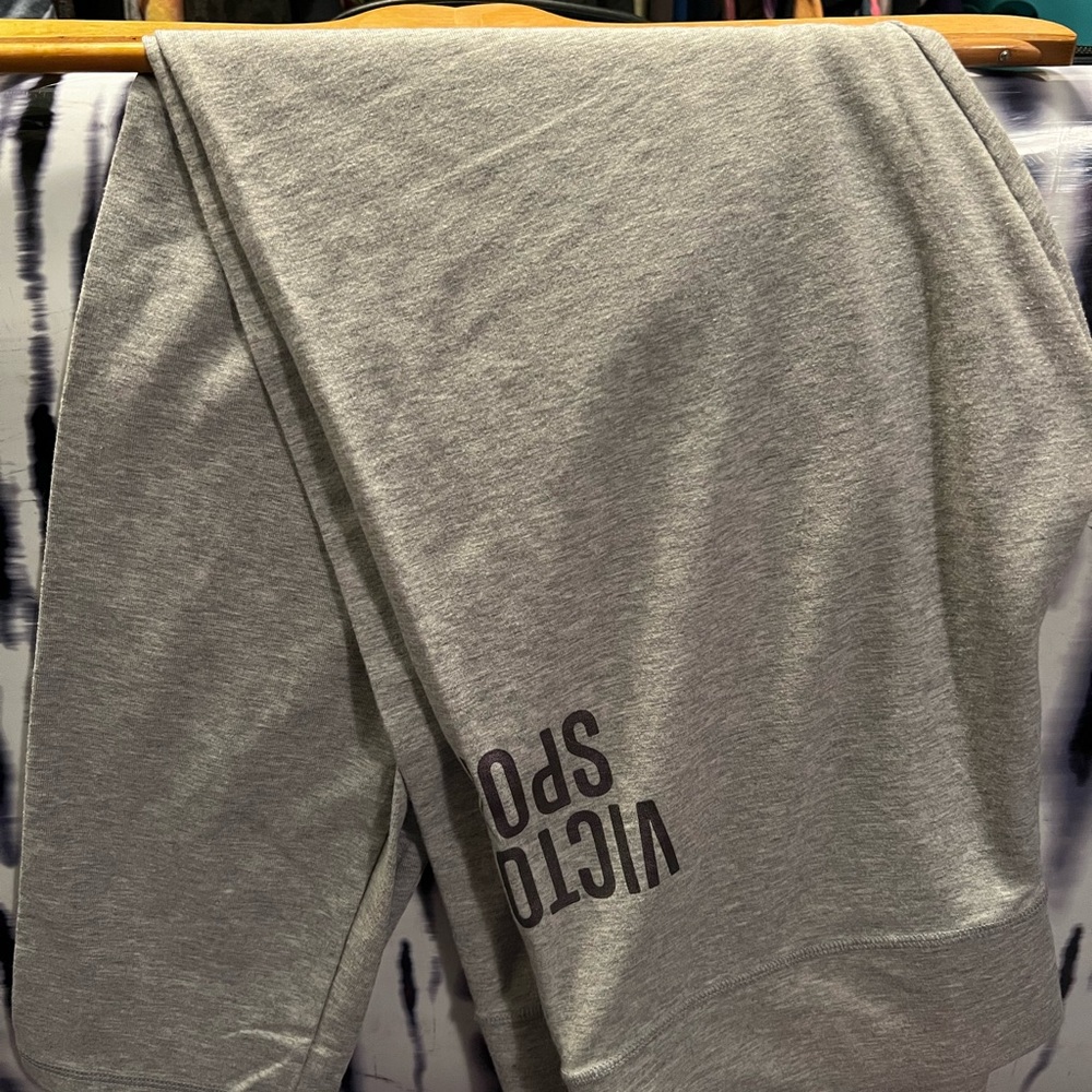 Victoria Sport Gray leggings